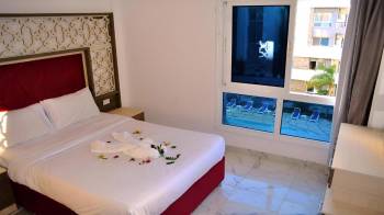 Double Room with Balcony6